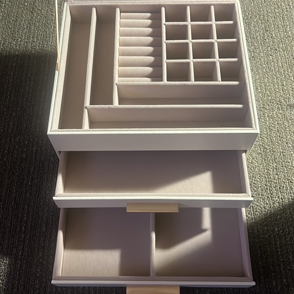 New SONGMICS Jewelry Box with Glass Lid, 3-Layer Jewelry Organizer, 2 Drawers - Picture 4 of 6